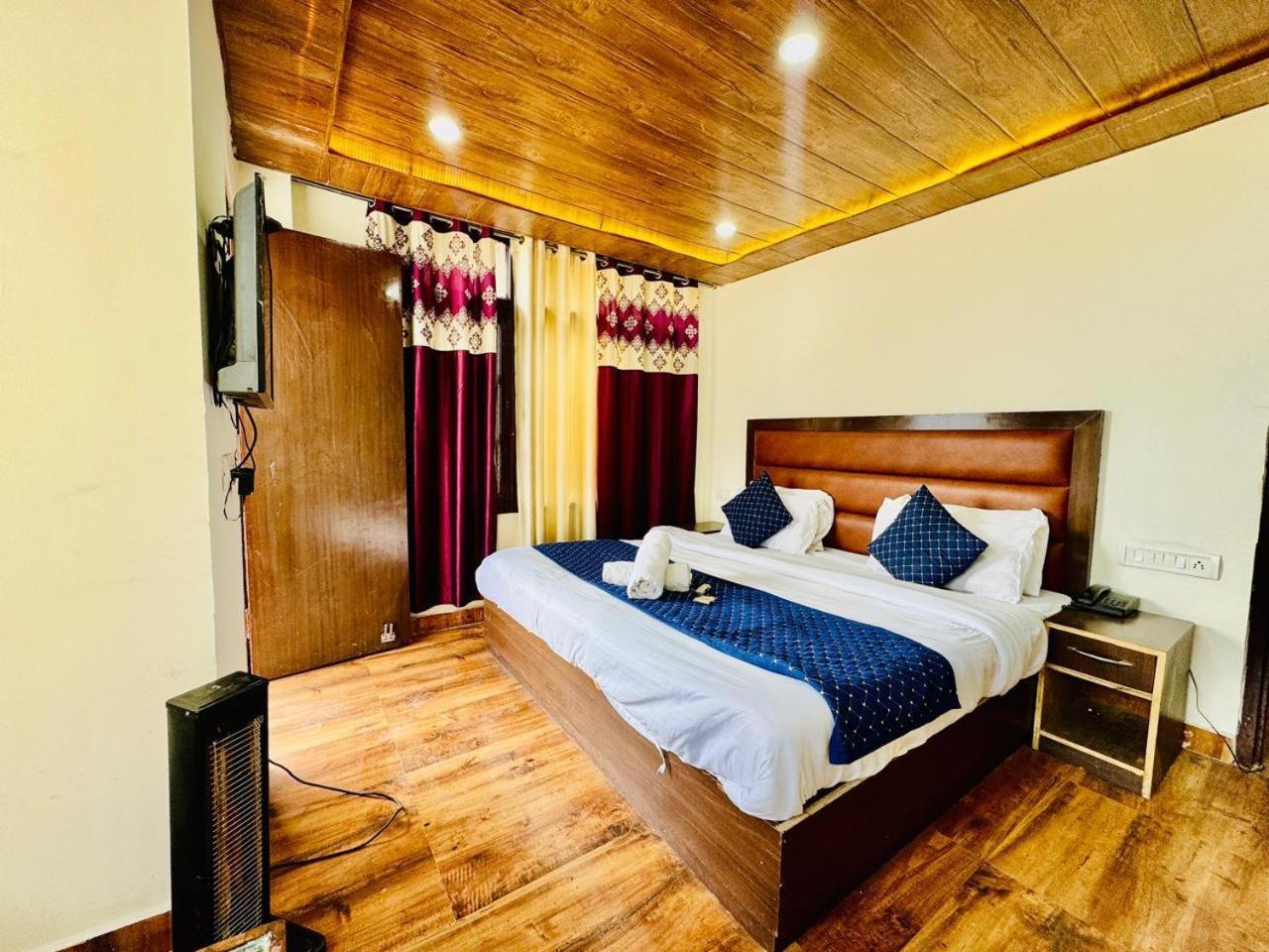 Royal Majestic View Point Lodge Manali  Bagian luar foto
