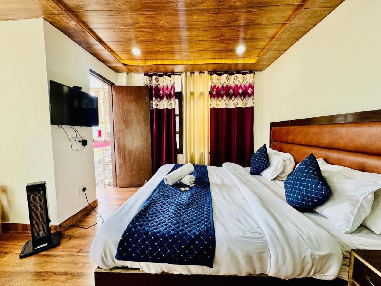 Royal Majestic View Point Lodge Manali  Bagian luar foto