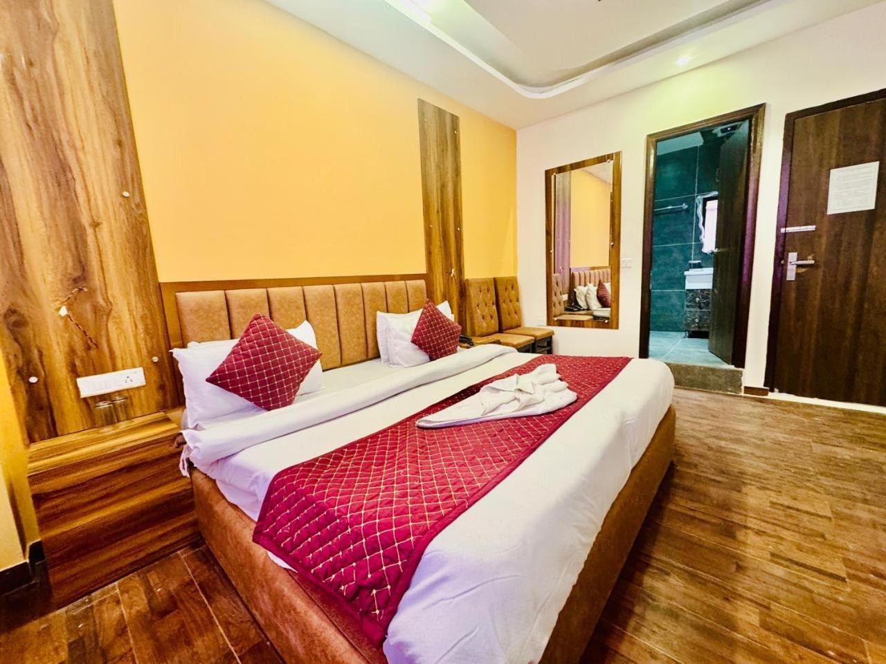 Royal Majestic View Point Lodge Manali  Bagian luar foto