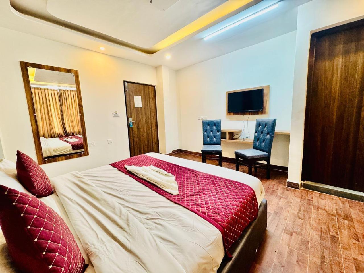 Royal Majestic View Point Lodge Manali  Bagian luar foto