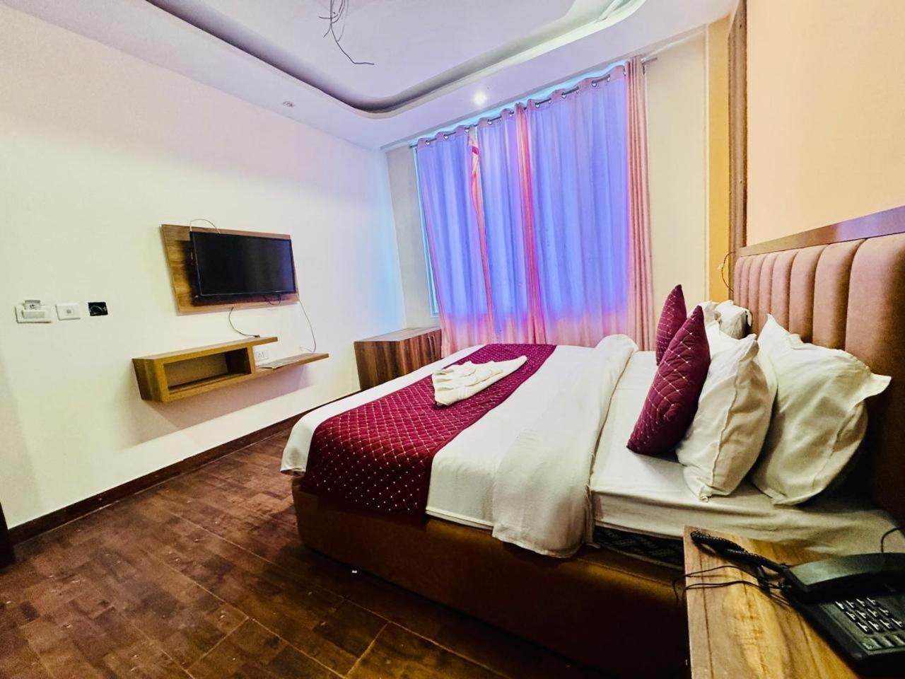 Royal Majestic View Point Lodge Manali  Bagian luar foto