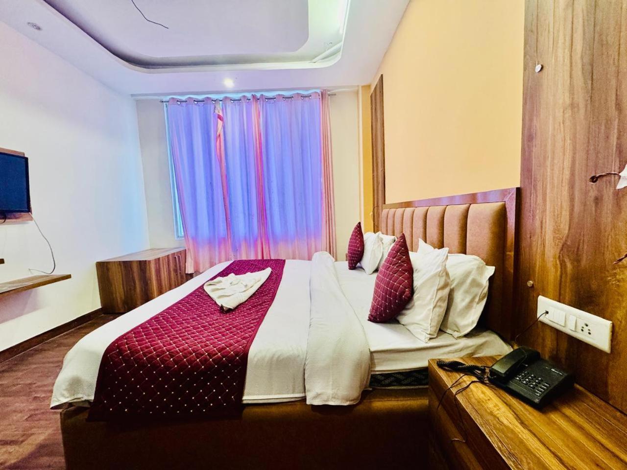 Royal Majestic View Point Lodge Manali  Bagian luar foto