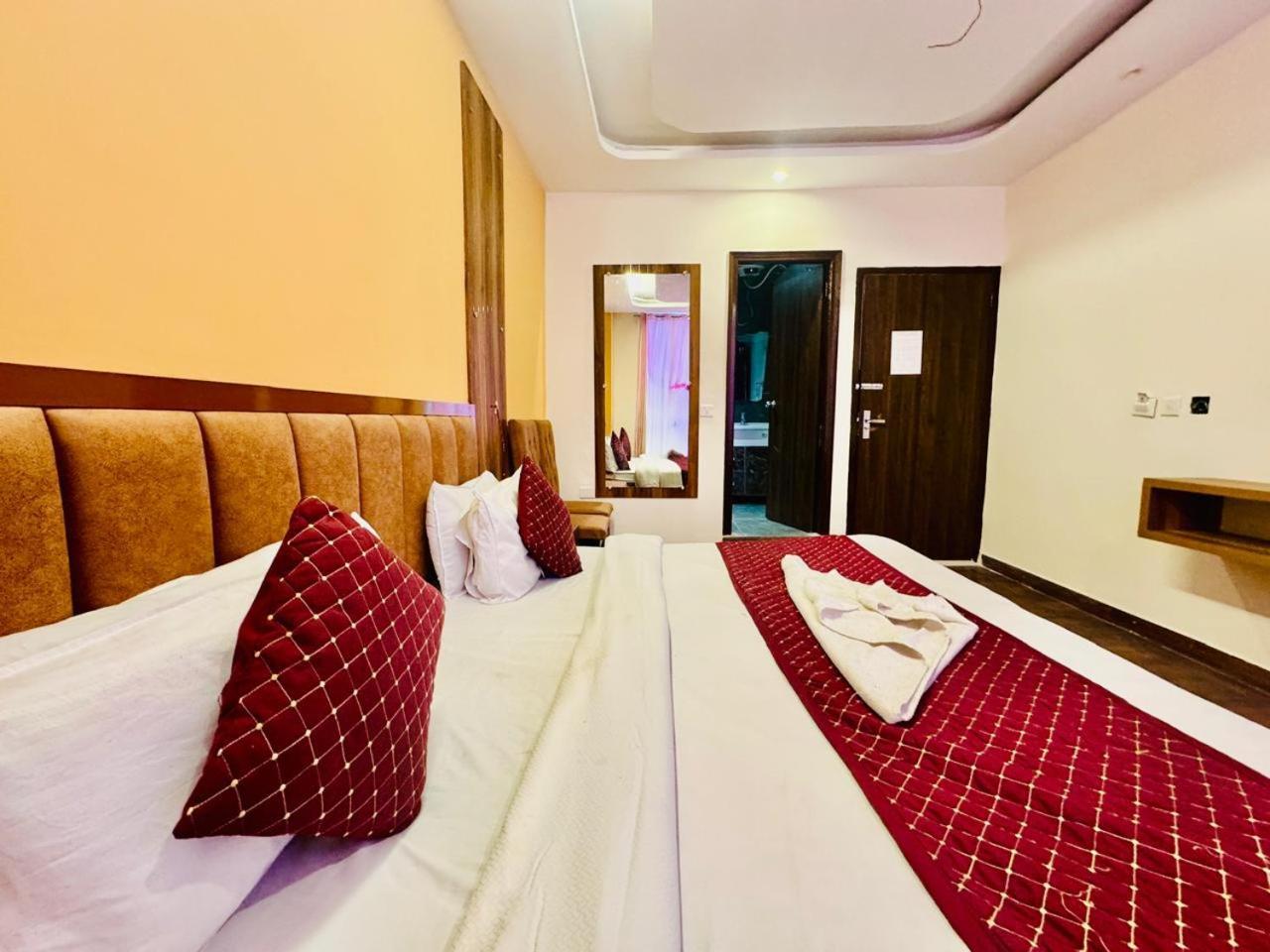Royal Majestic View Point Lodge Manali  Bagian luar foto