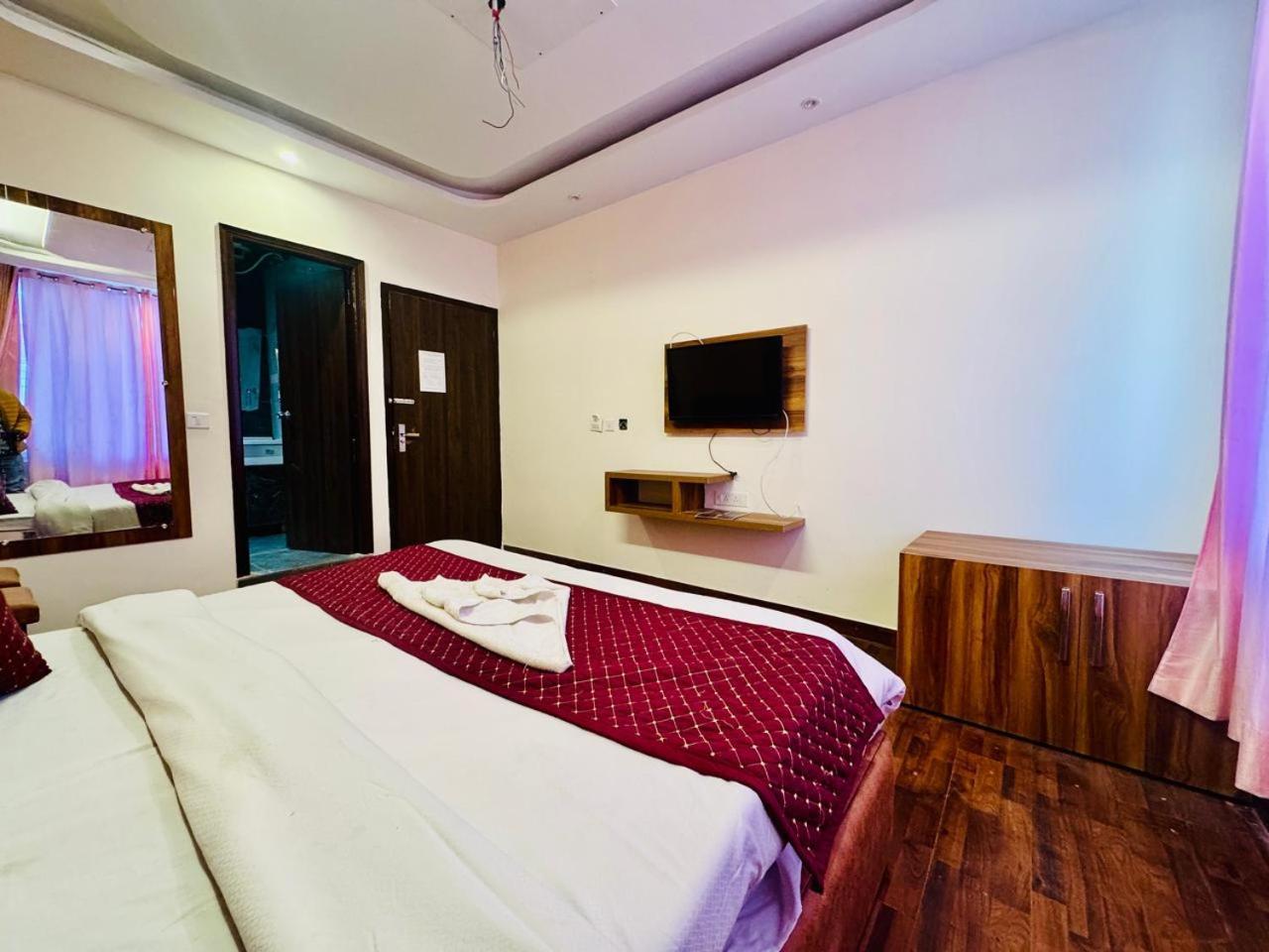 Royal Majestic View Point Lodge Manali  Bagian luar foto